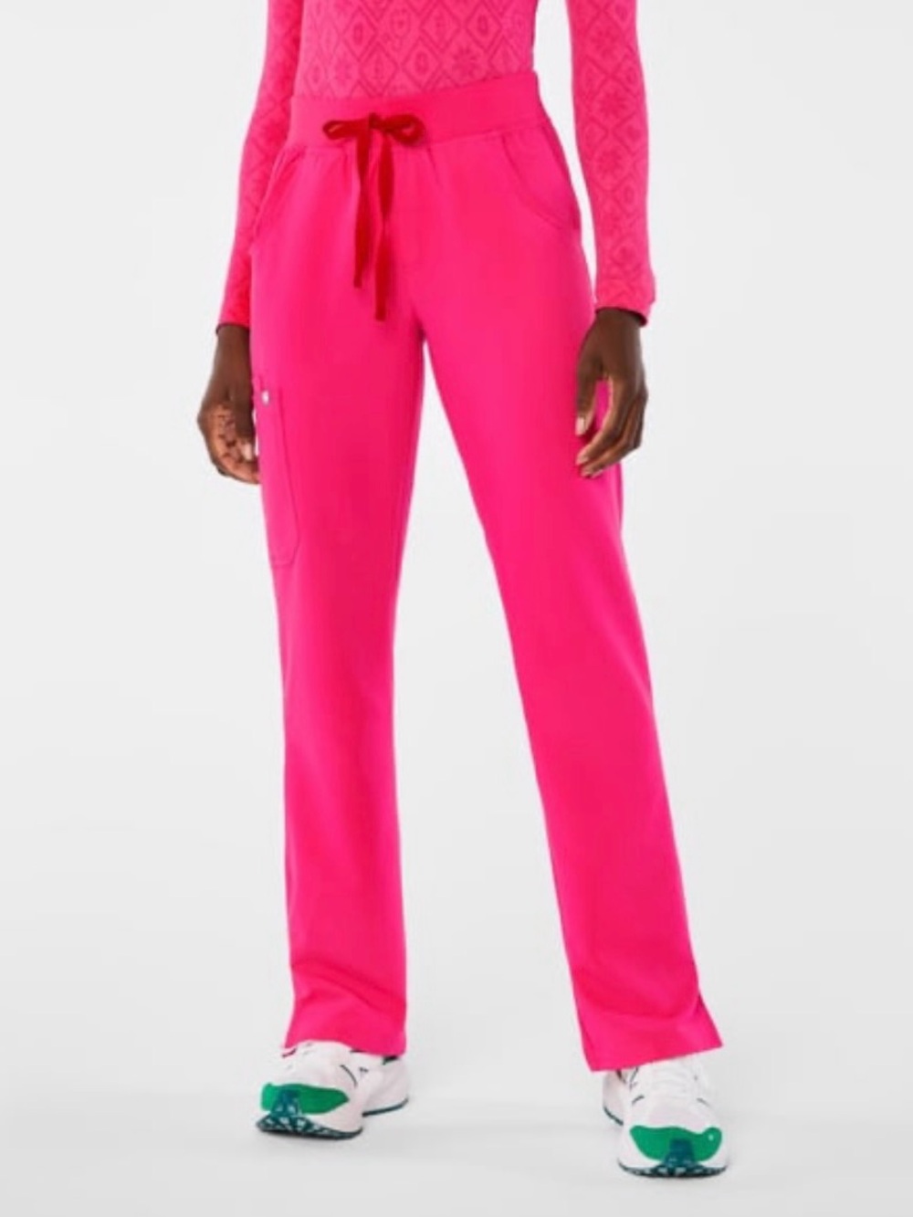 Figs Women’s Kade Cargo Scrub Pant in Shocking Pink NEW WITH TAGS NEVER USED 2XL